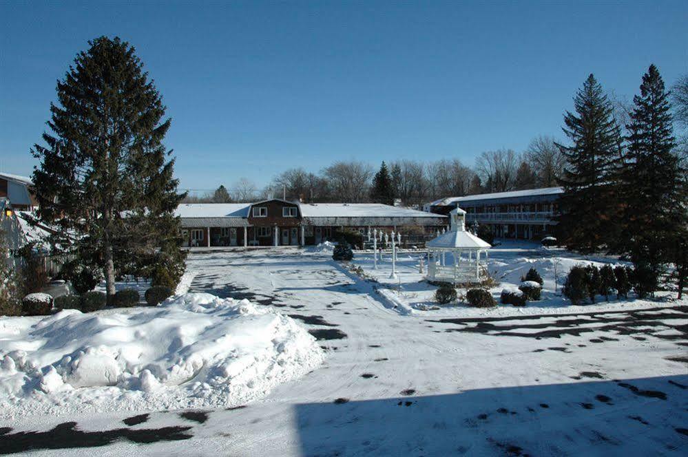 Lockport Inn And Suites Exteriör bild